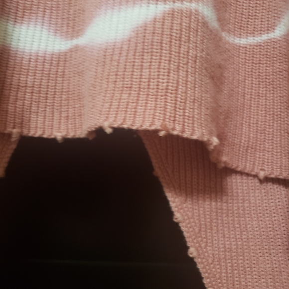 Knox Rose m tie dye heart beats overlap back hem unique stitch knots sweater - Picture 7 of 7